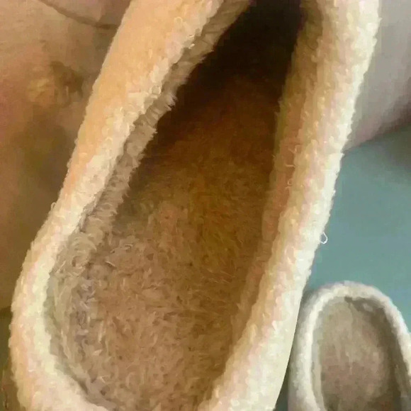 Fuzzy Slipper sSet of 2 Size 6.5 Smiley Face Open Toe Rainbow Mule - Picture 6 of 13